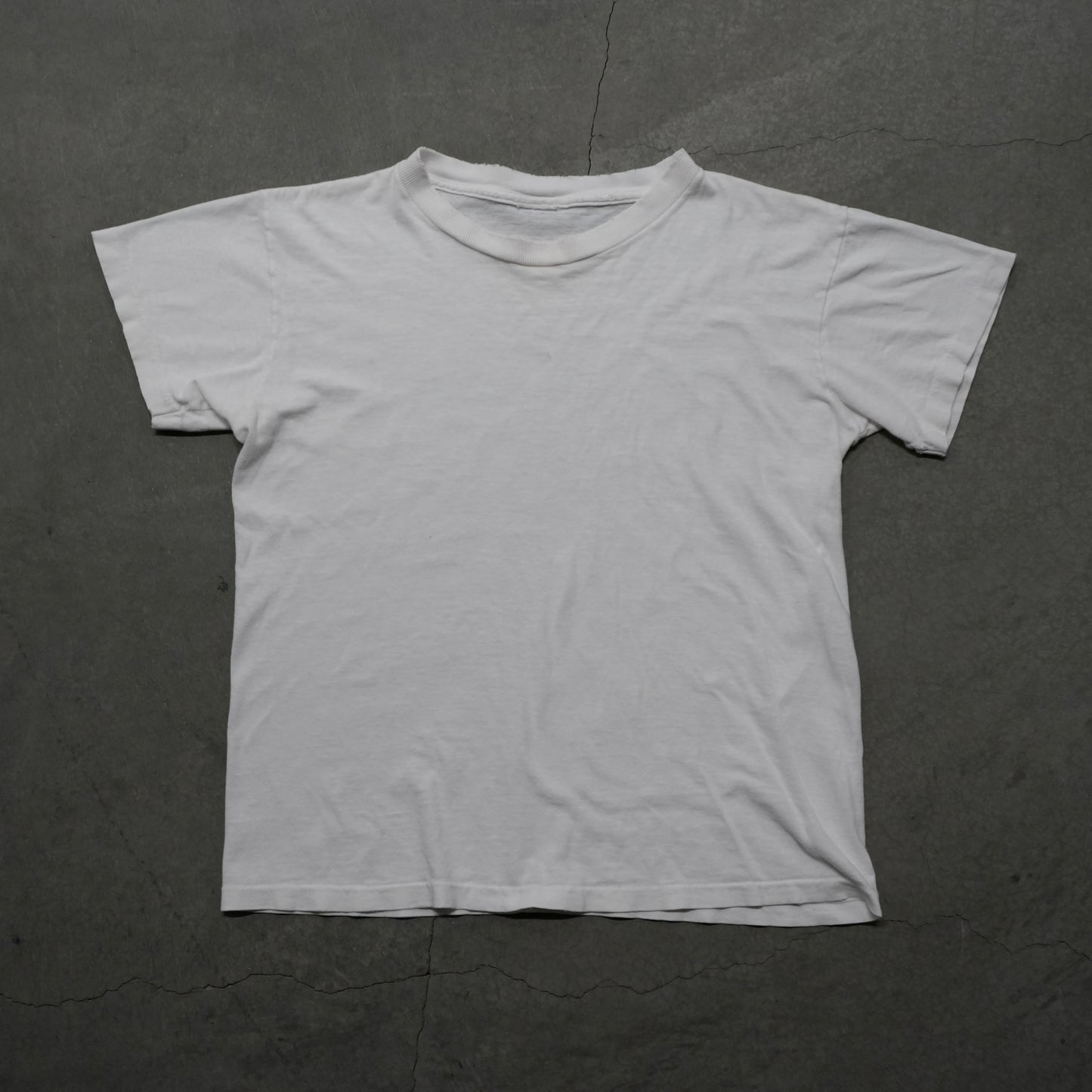 80s boxy white tee