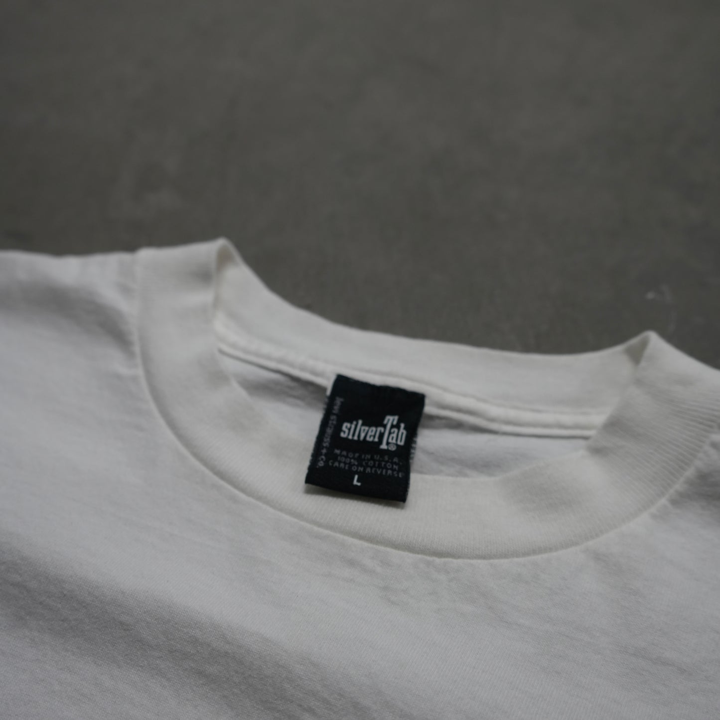90s levi’s silver tab peace tee
