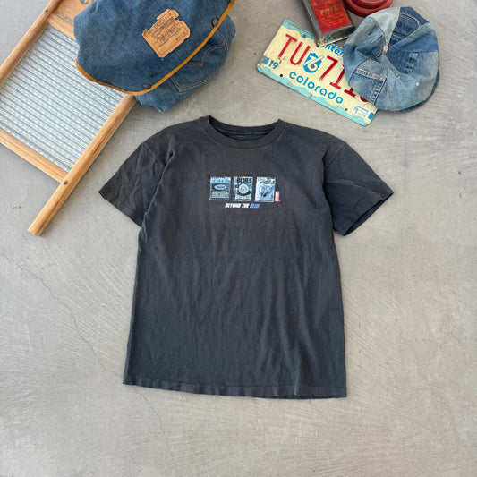 90s levi’s tee