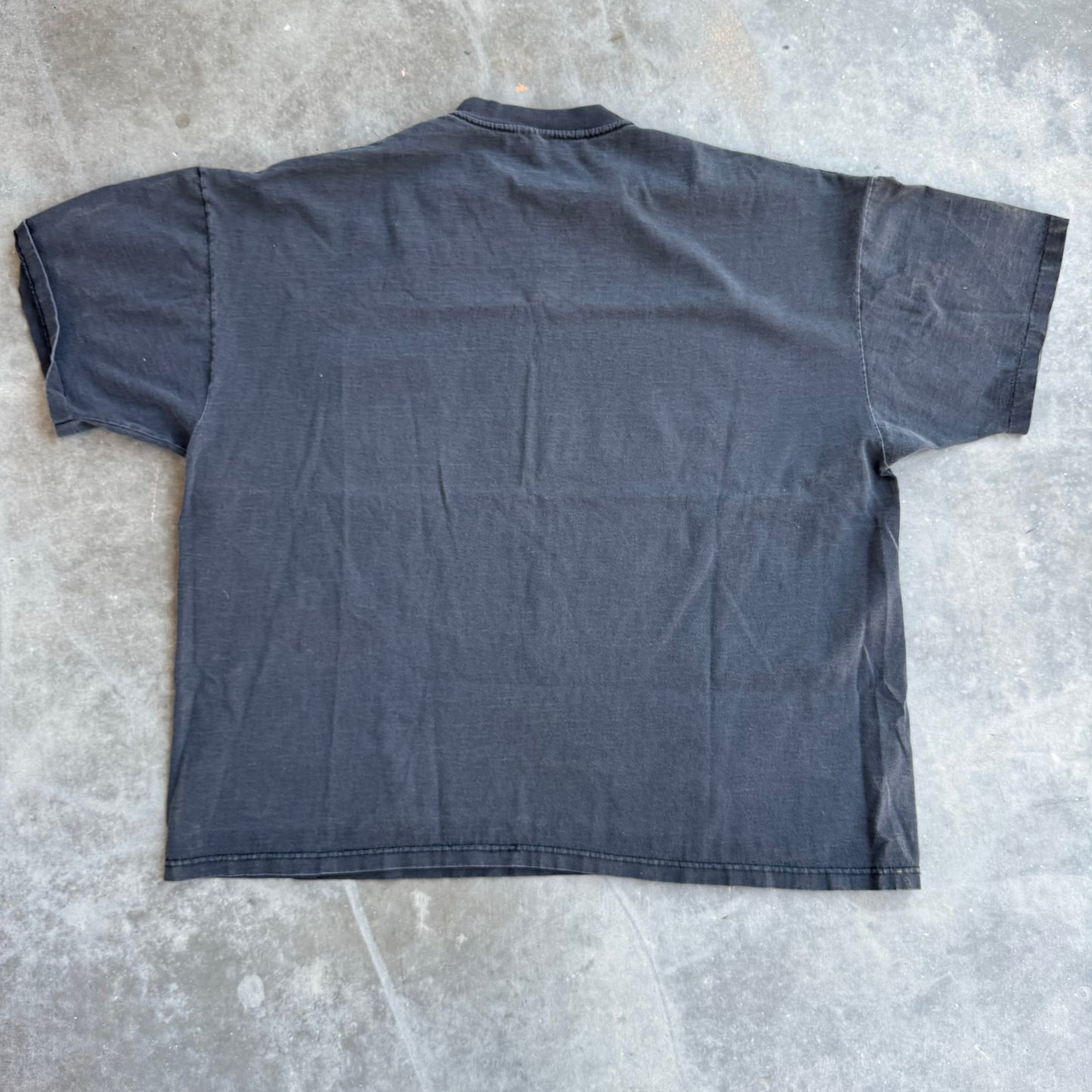 90s black pocket tee