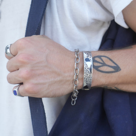 Silver cuff with onyx and pearl