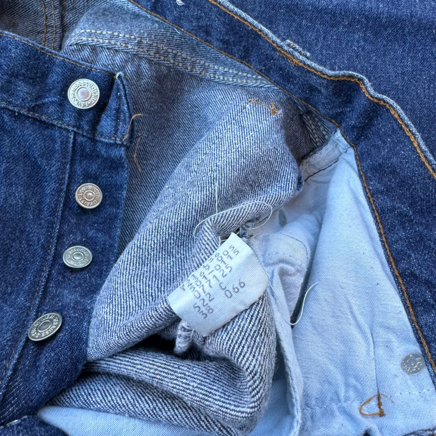 80s levi’s dark wash 501