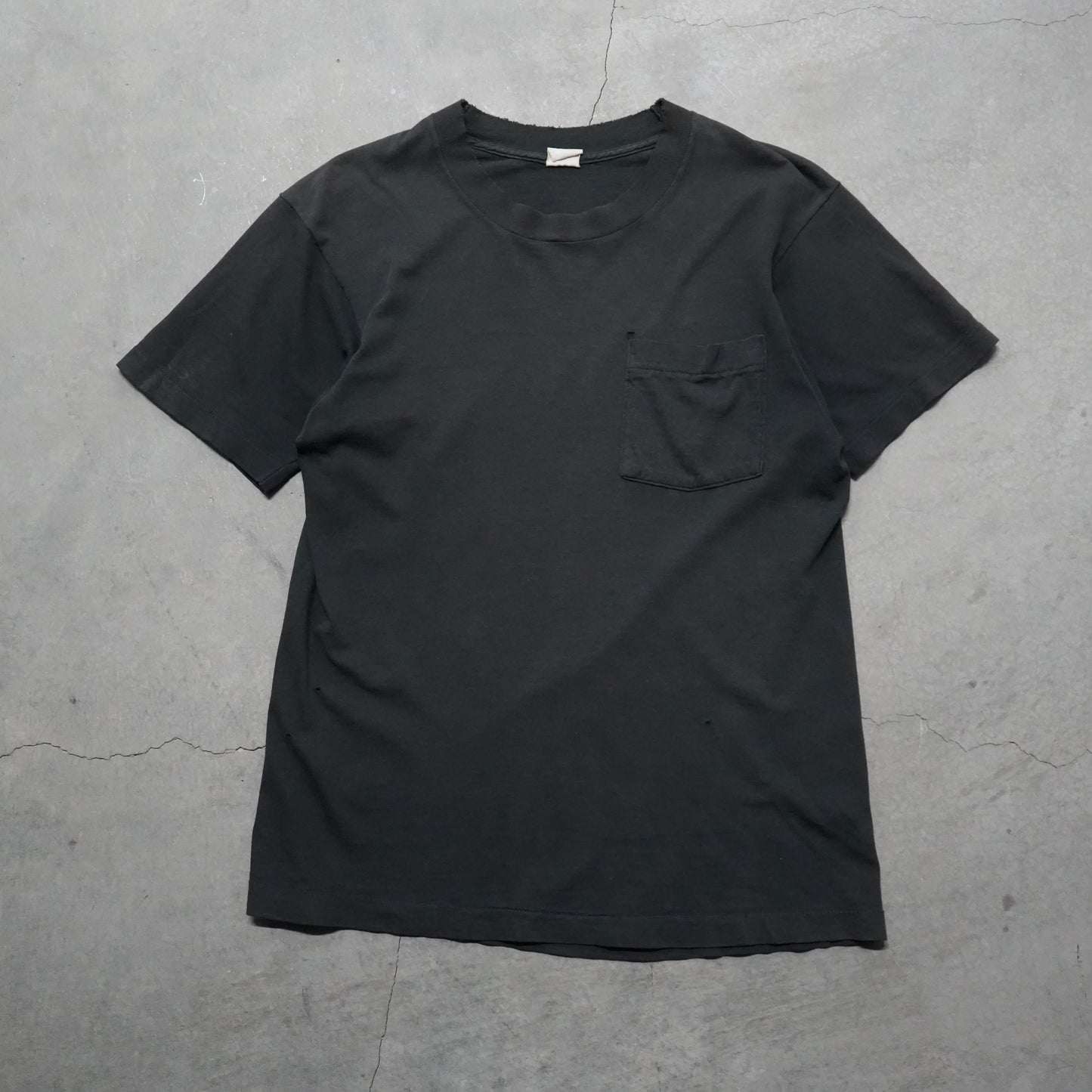 70s black pocket tee