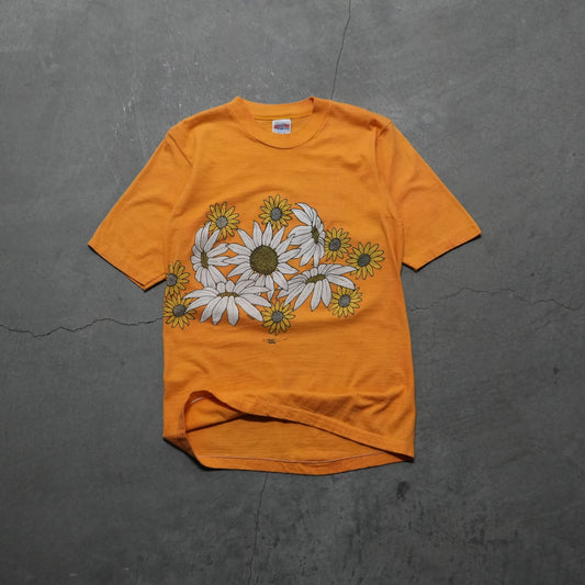 70s flower tee