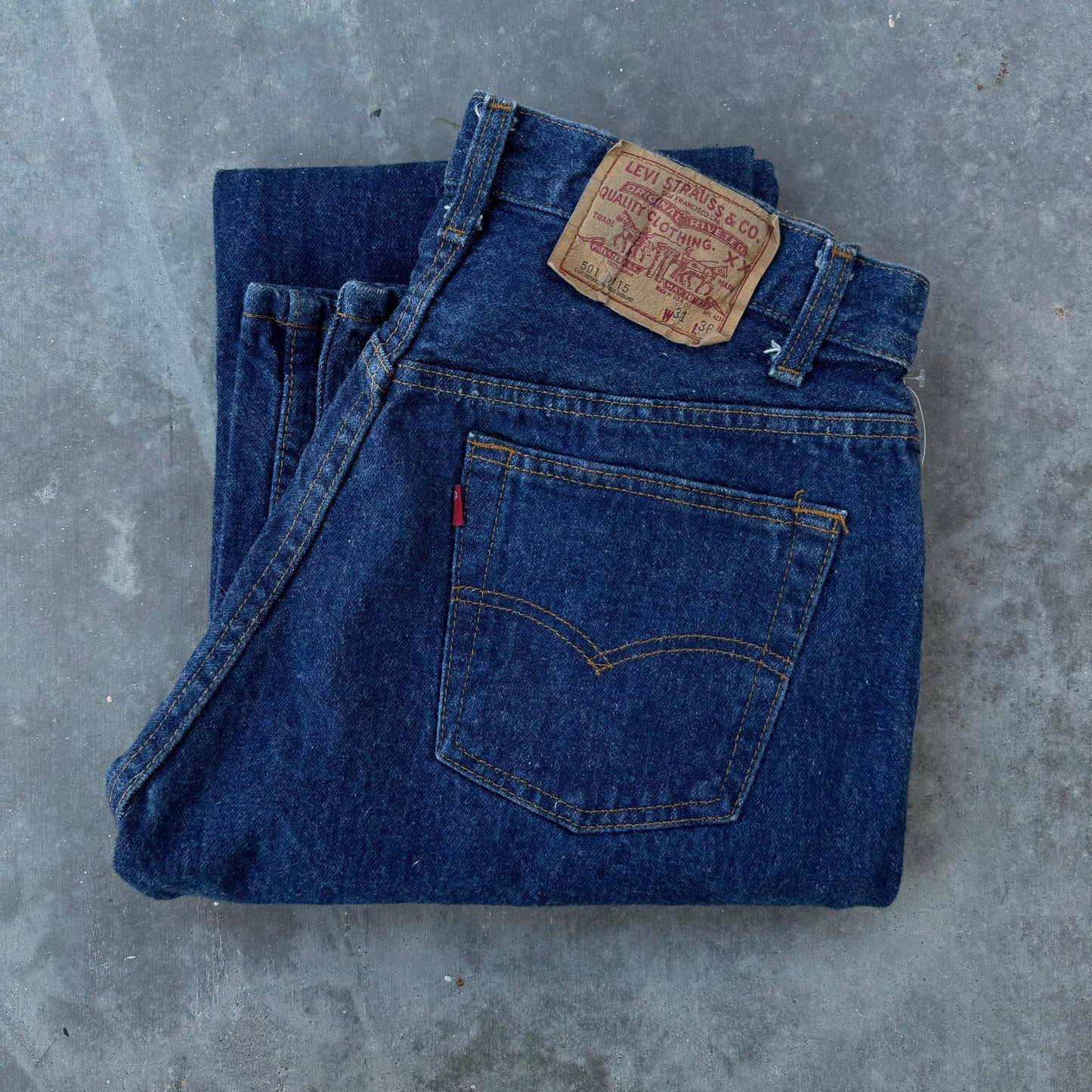 80s levi’s dark wash 501